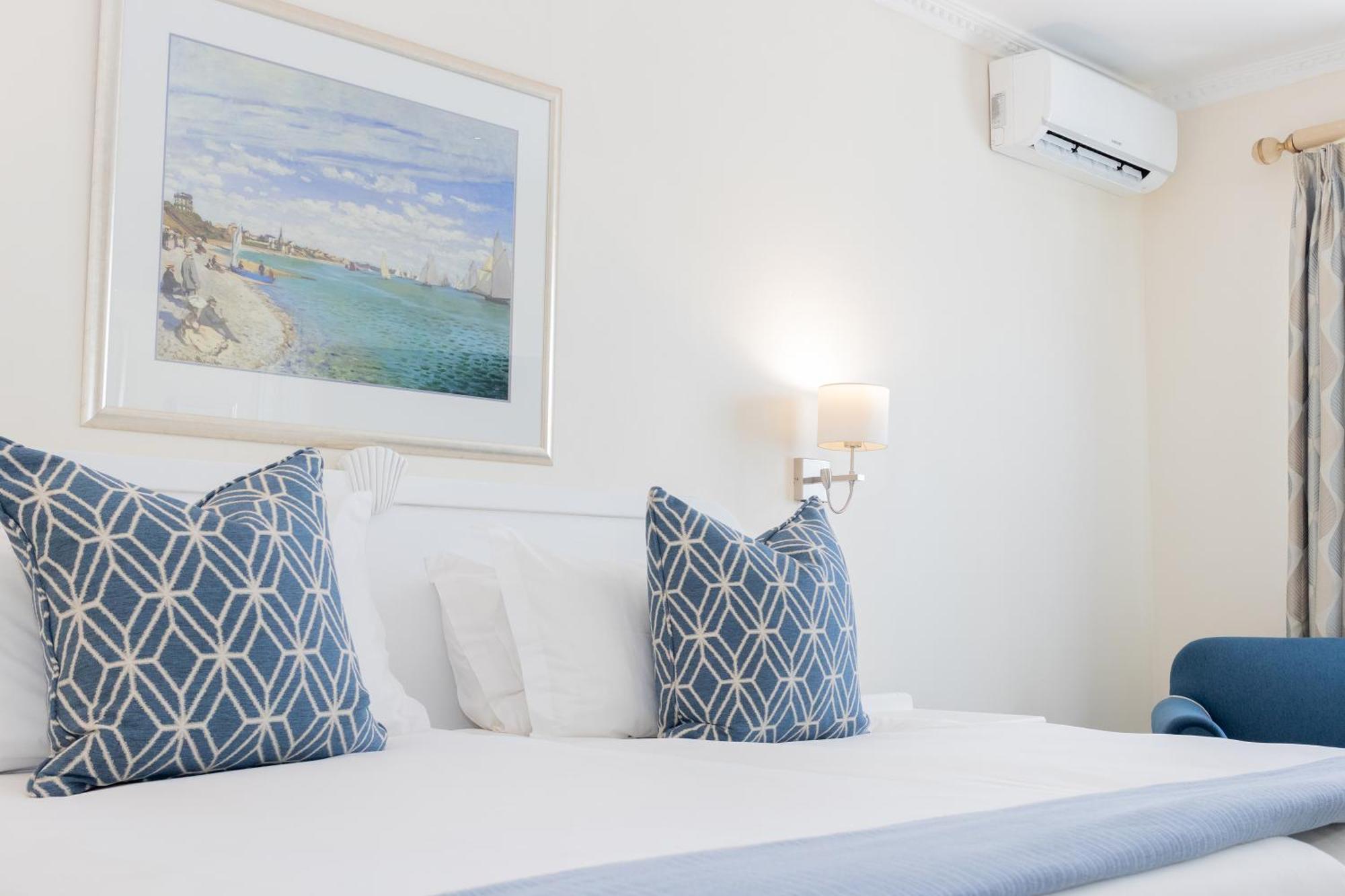 Twin Room Partial Sea View