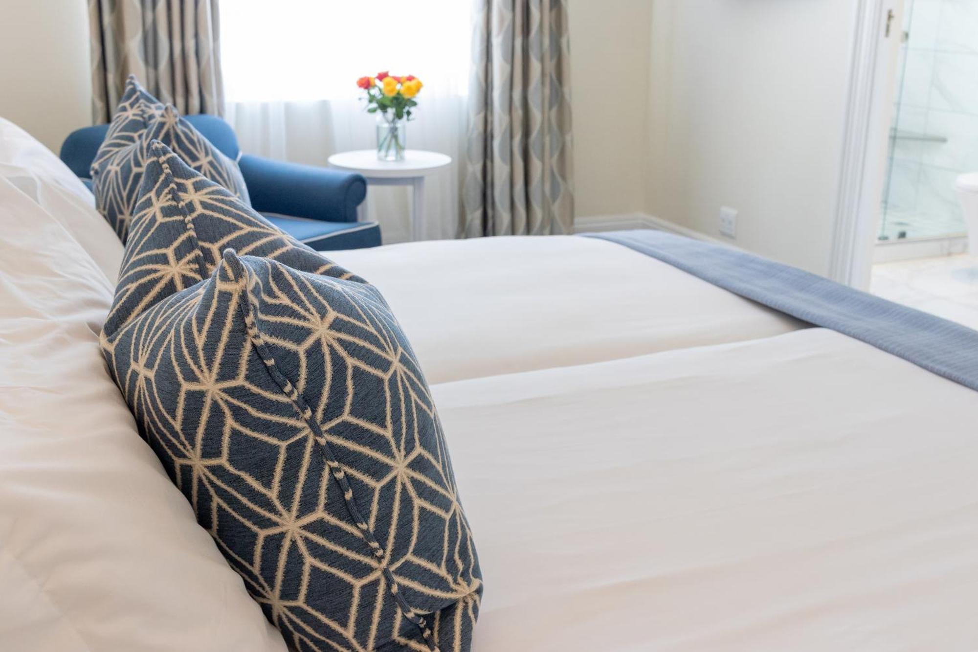 Twin Room Partial Sea View