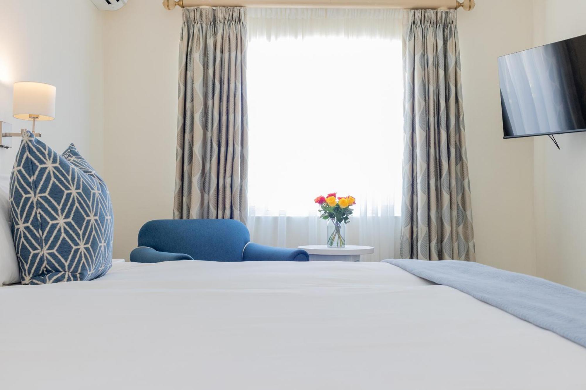 Twin Room Partial Sea View